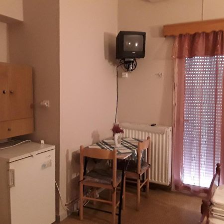 Γιαννουλα Κρετση Hotel Kamena Vourla Eksteriør billede